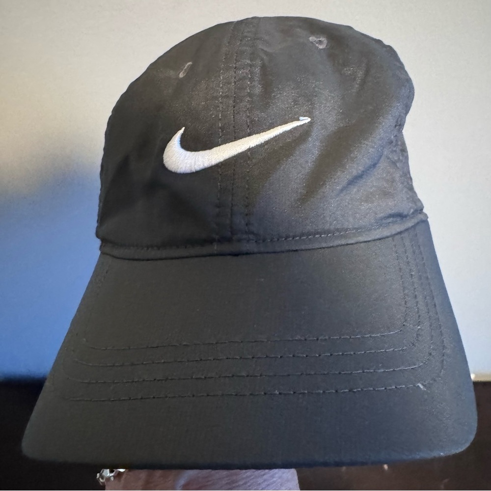 Nike Black Baseball Cap with White Swoosh - Child